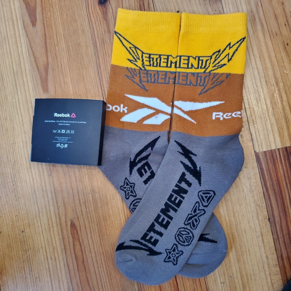 Vetements Metallica Logo Tricolor Socks